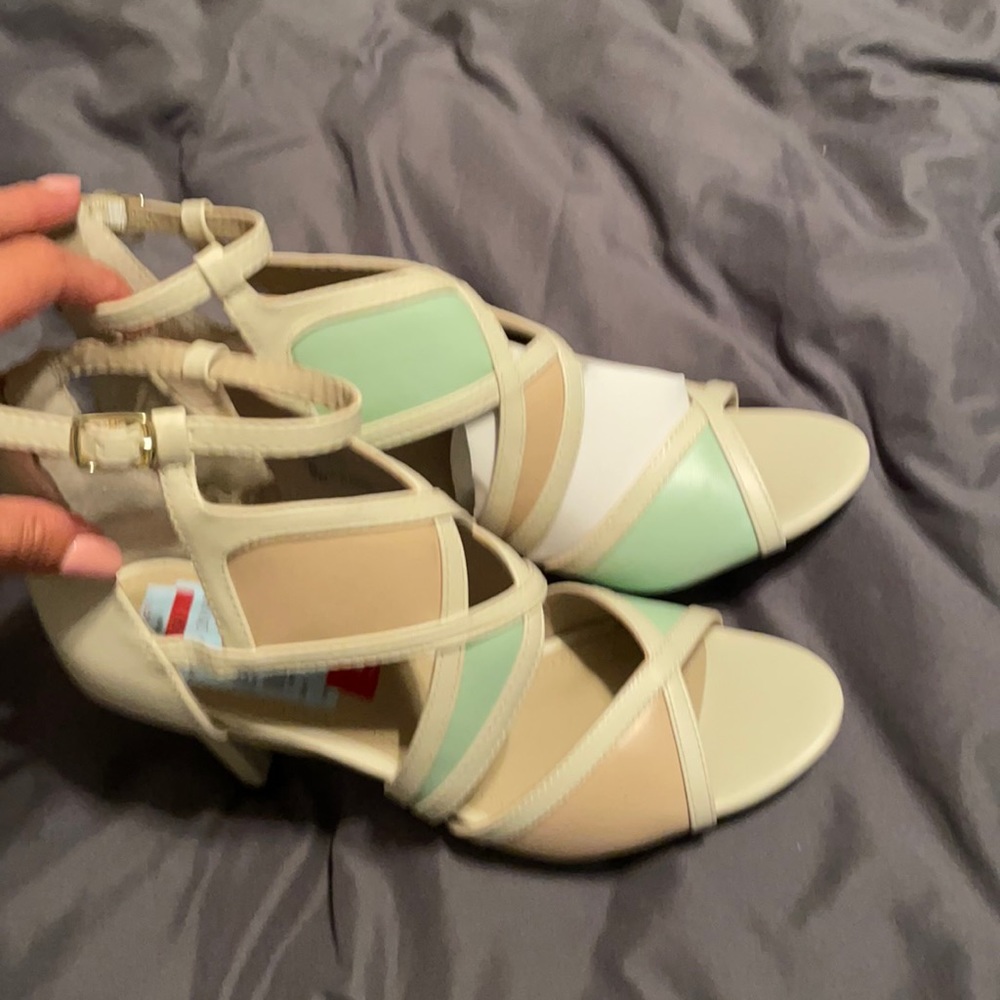 Beige heels